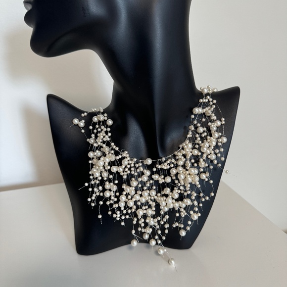 WATERFALL White Faux Pearl Necklace. - Picture 2 of 3